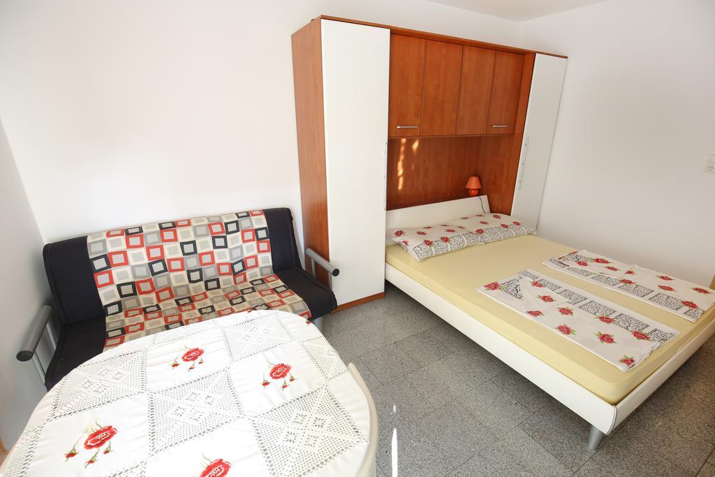 Apartments Tina P Vir Ngoại thất bức ảnh