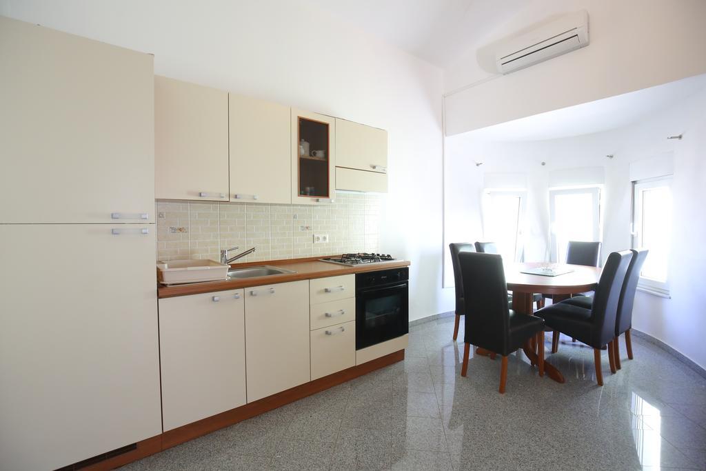Apartments Tina P Vir Ngoại thất bức ảnh
