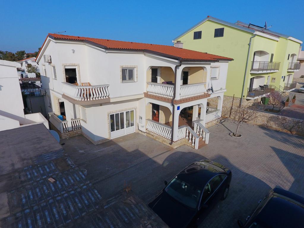 Apartments Tina P Vir Ngoại thất bức ảnh