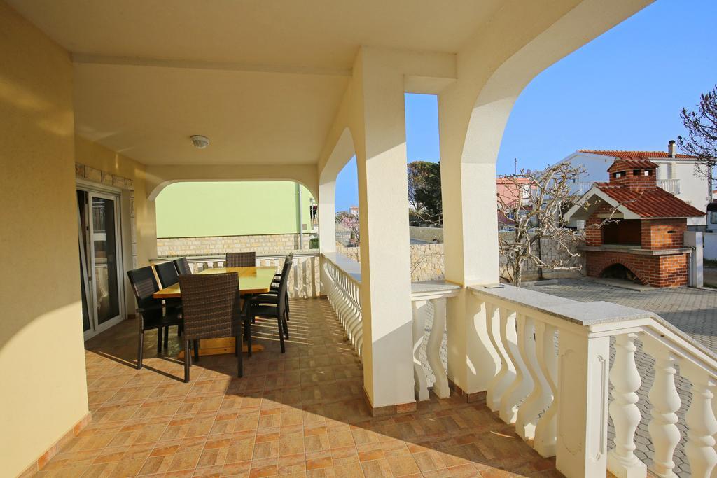 Apartments Tina P Vir Ngoại thất bức ảnh