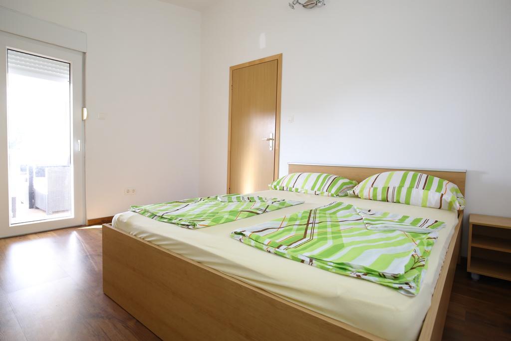 Apartments Tina P Vir Ngoại thất bức ảnh